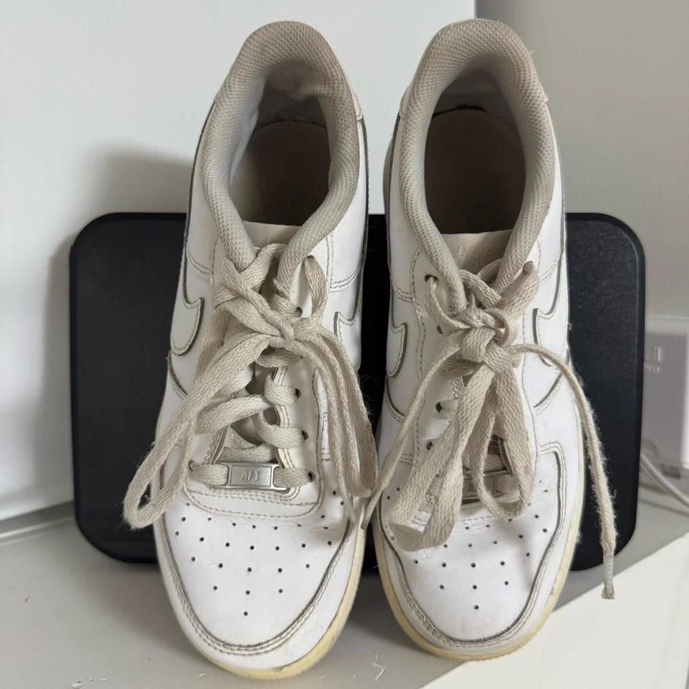Women’s Air Force 1 Nike Sneakers Size 8 - Picture 3 of 7